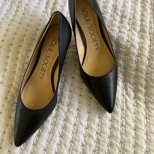 Sole Society Black Leather pumps 9m US